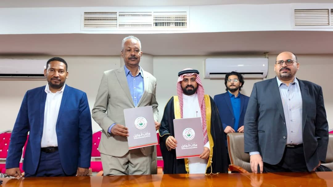 Twaik Group CEO Sultan Al Anzi signing the refinery MoU at Sudan’s Ministry of Energy in Khartoum